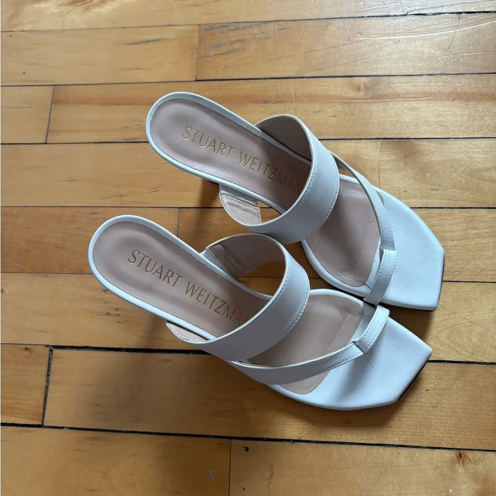 Stuart Weitzman Sz 6.5 Lyla White Asymmetrical Leather Heeled Bridal Sandals - Picture 4 of 12